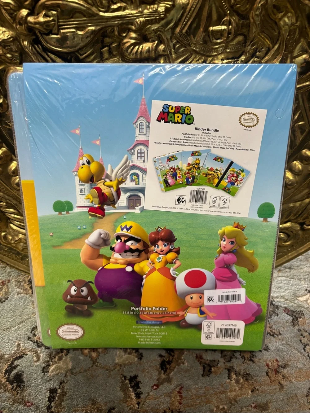 NWT 4 pc Super Mario Bros Binder Bundle